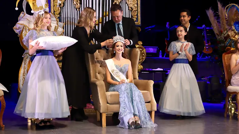 Fátima Reina de las Fiestas del Estado 